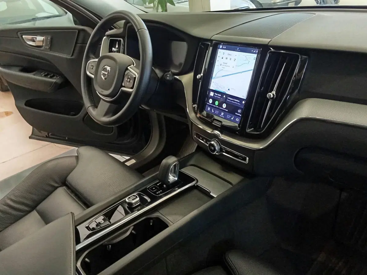 Volvo XC60 usata a Rimini (11)