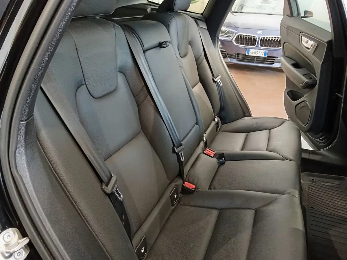 Volvo XC60 usata a Rimini (14)