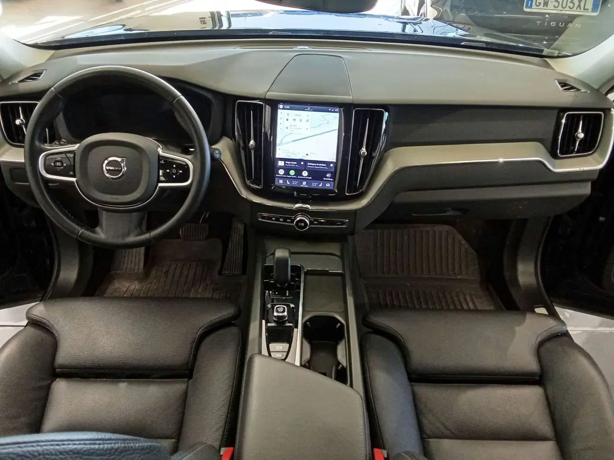 Volvo XC60 usata a Rimini (7)