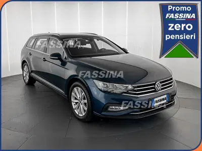 Volkswagen Passat 2.0 tdi scr Business 150cv dsg del 2022 usata a Milano