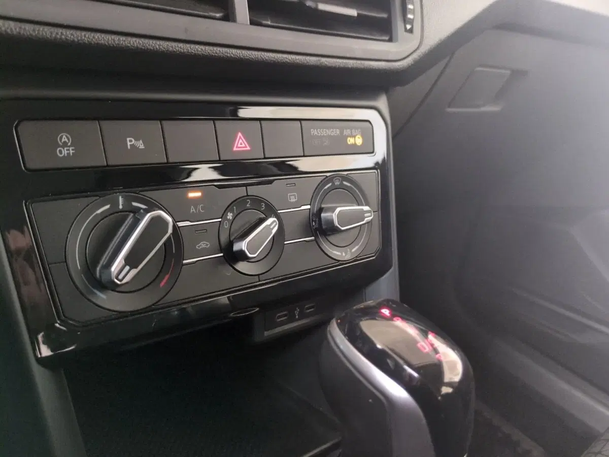 Volkswagen T-Cross usata a Agrigento (15)