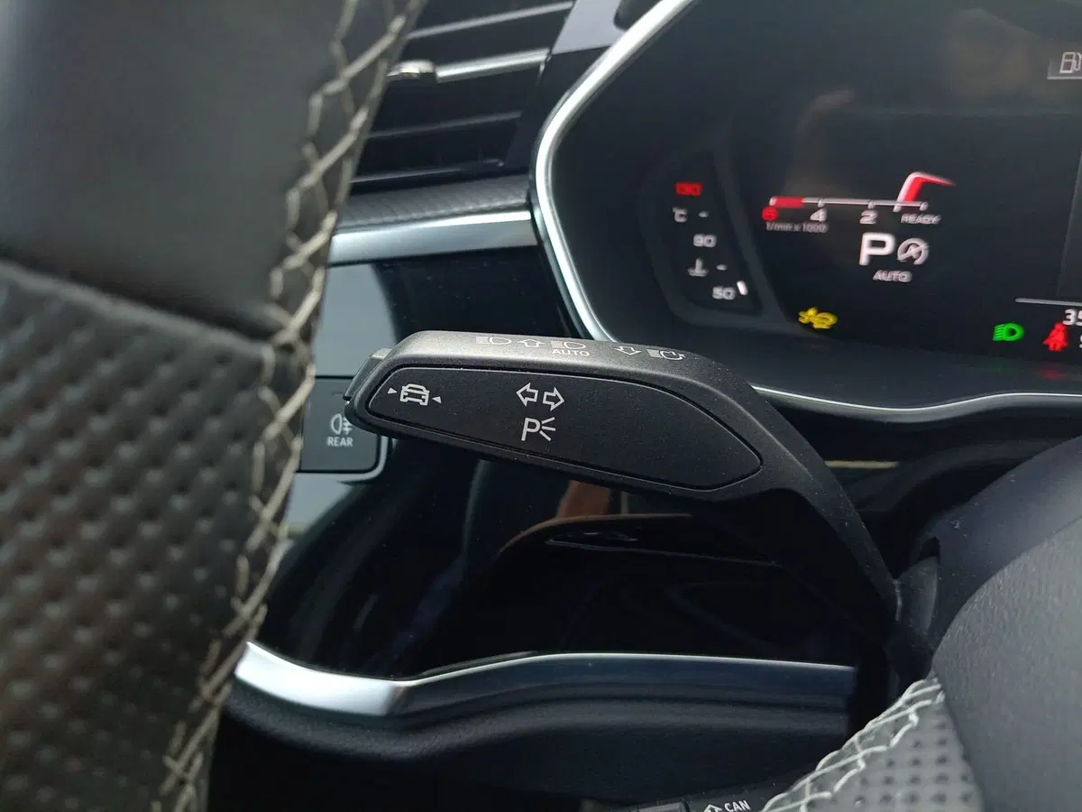 Audi Q3 Sportback usata a Bari (18)