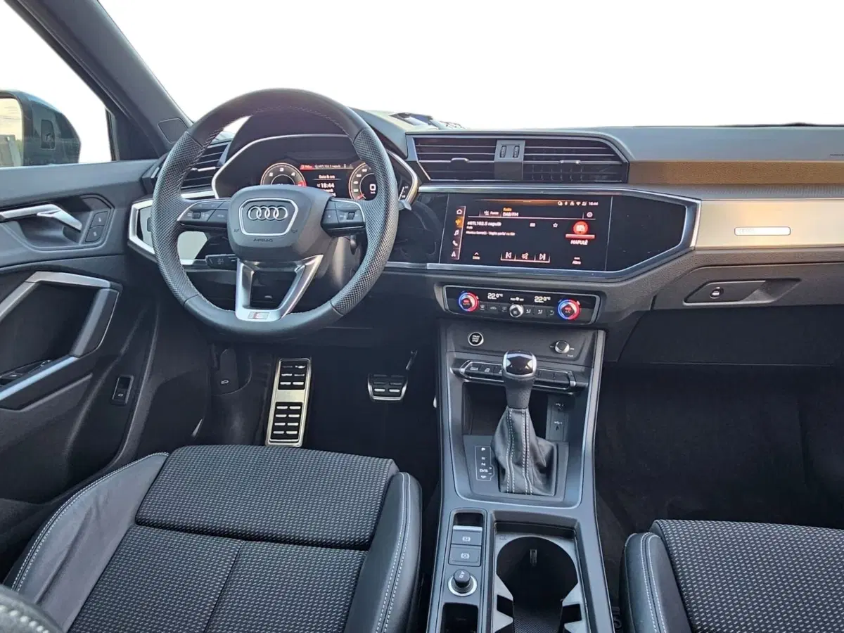 Audi Q3 Sportback usata a Bari (4)