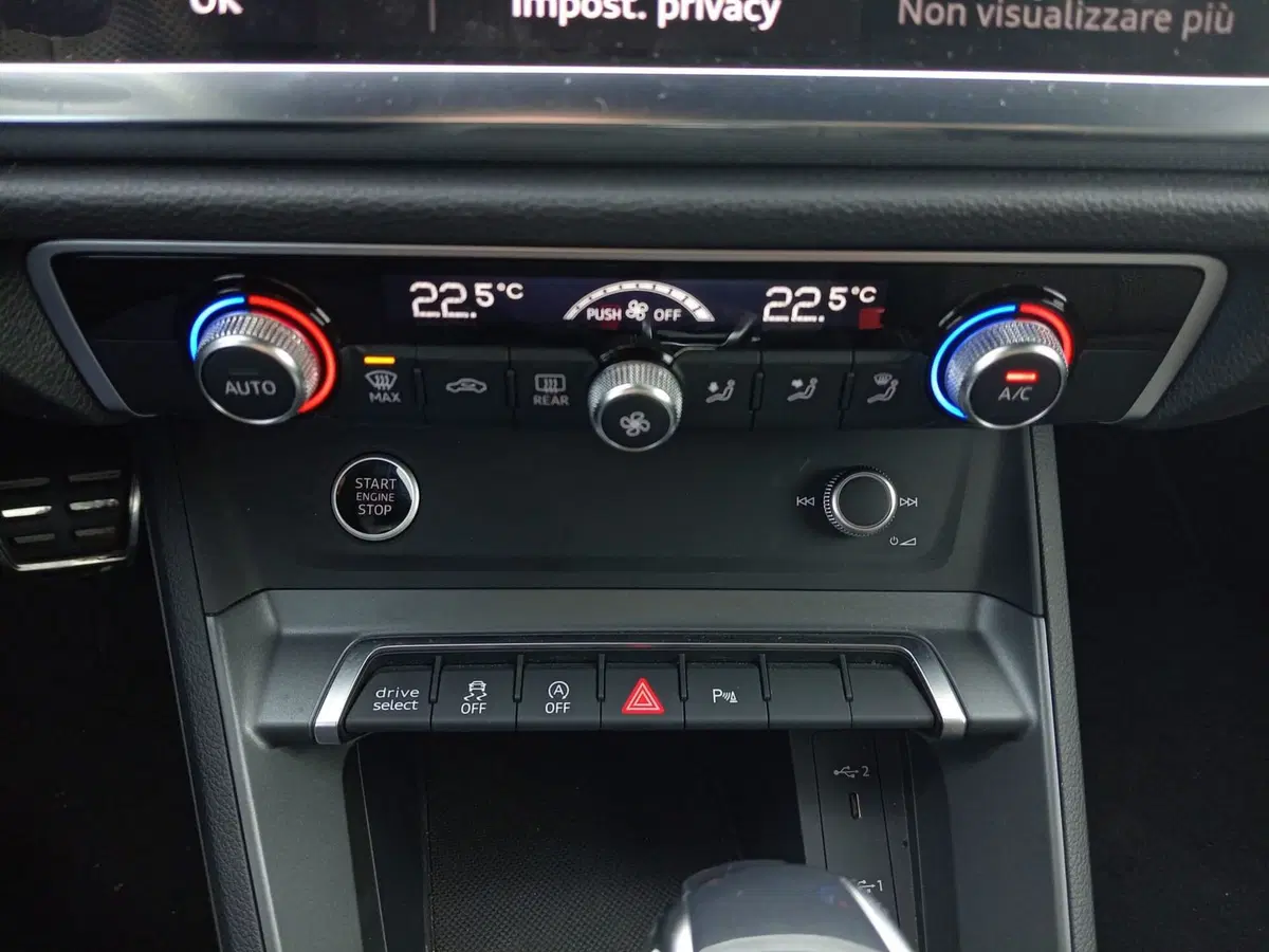 Audi Q3 Sportback usata a Bari (8)