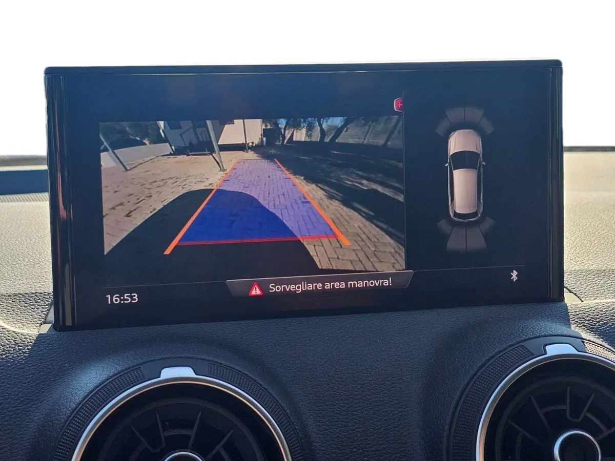 Audi Q2 usata a Bari (6)