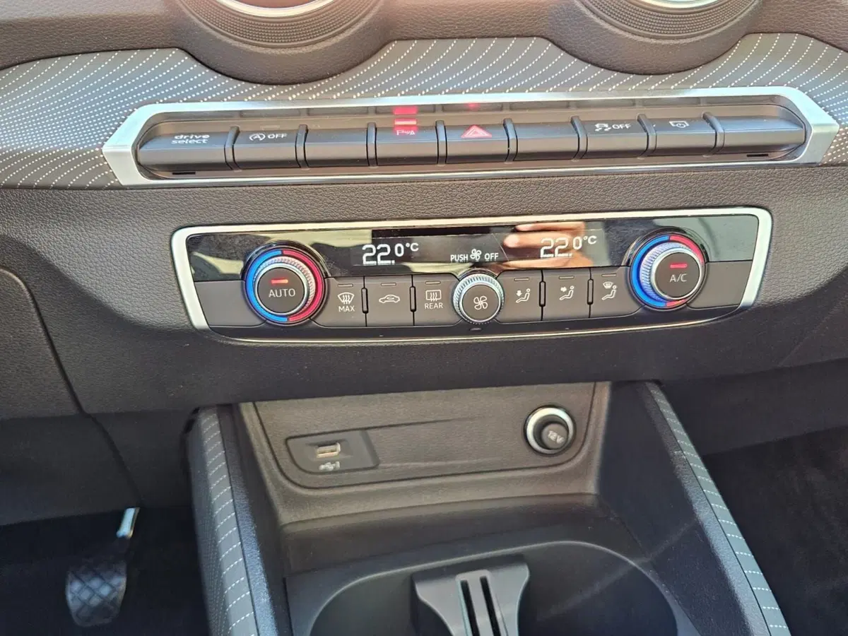 Audi Q2 usata a Bari (8)