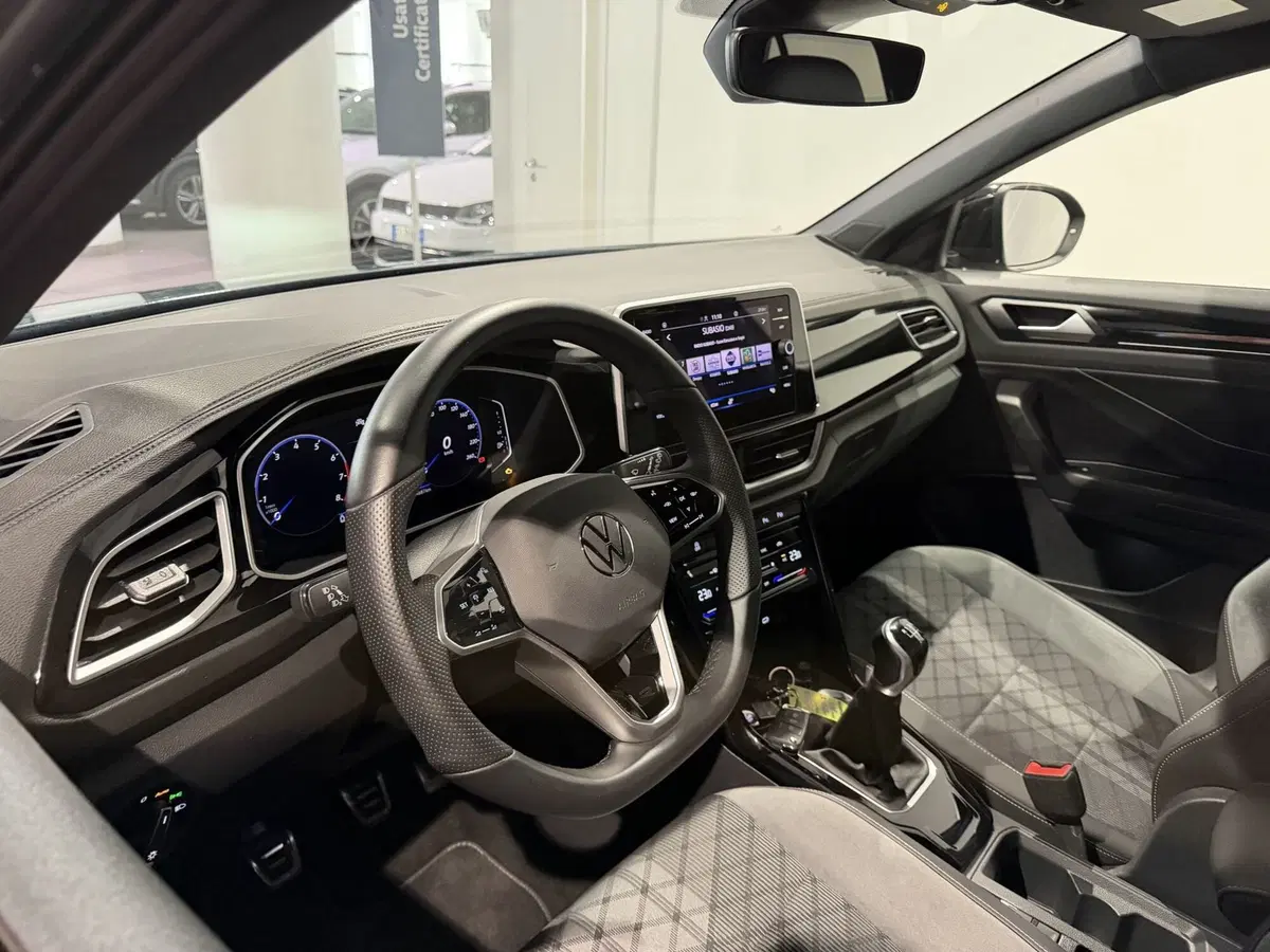 Volkswagen T-Roc usata a Genova (8)