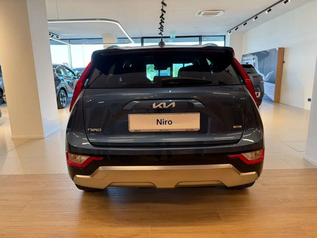 Kia Niro nuova a Bologna (5)