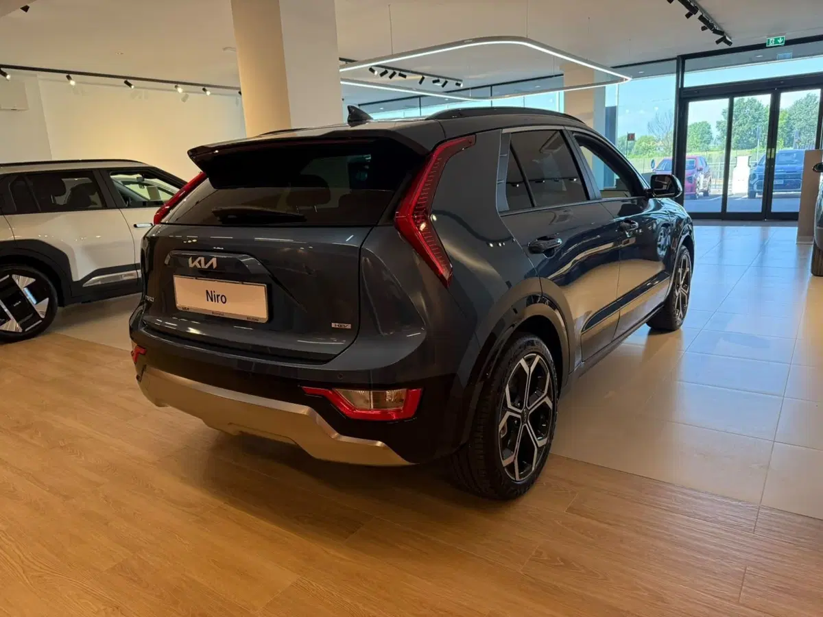Kia Niro nuova a Bologna (6)