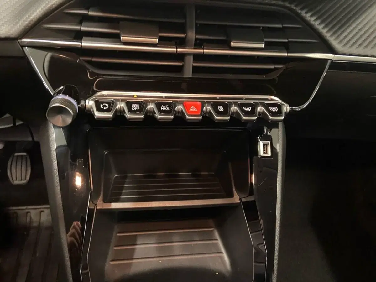 Peugeot 208 usata a Torino (11)