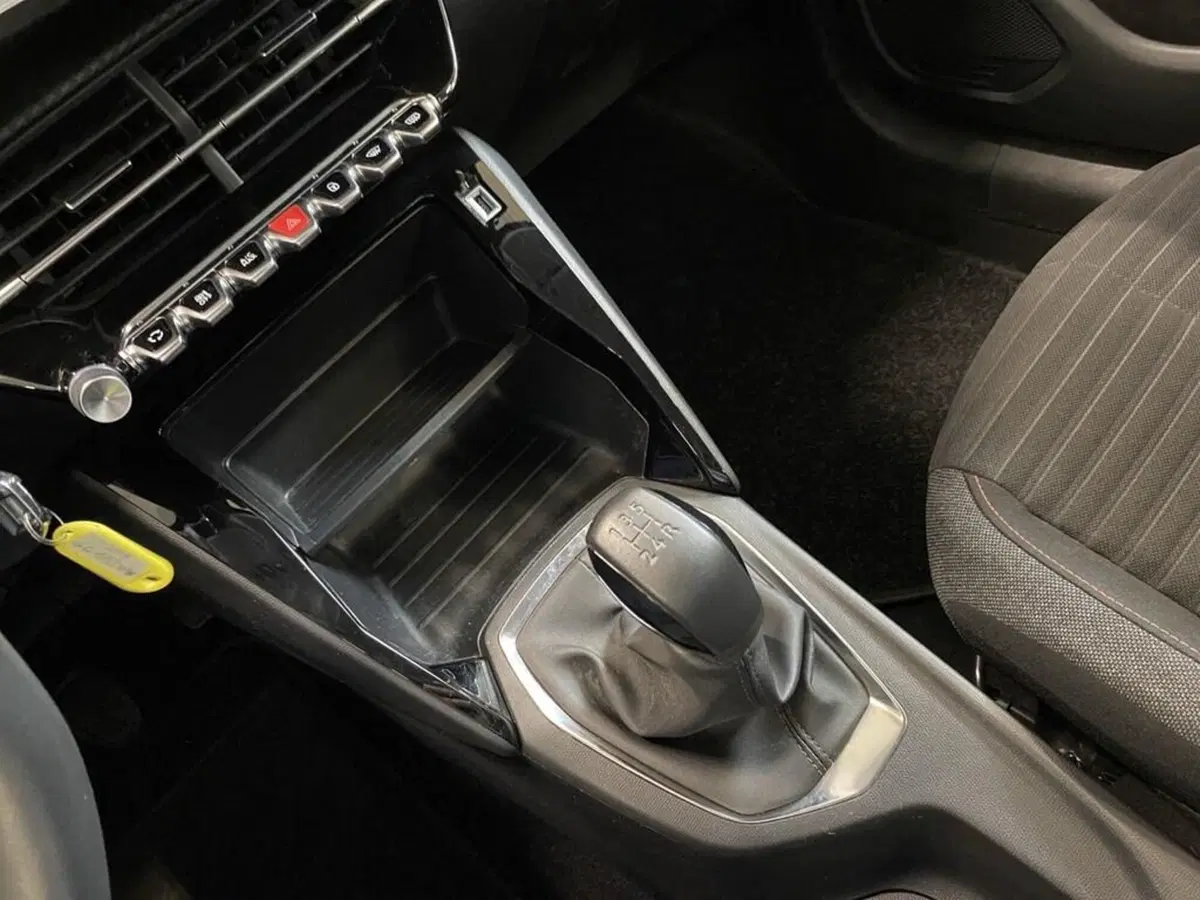 Peugeot 208 usata a Torino (11)