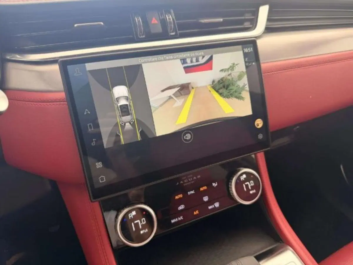 Jaguar F-Pace usata a Siena (10)
