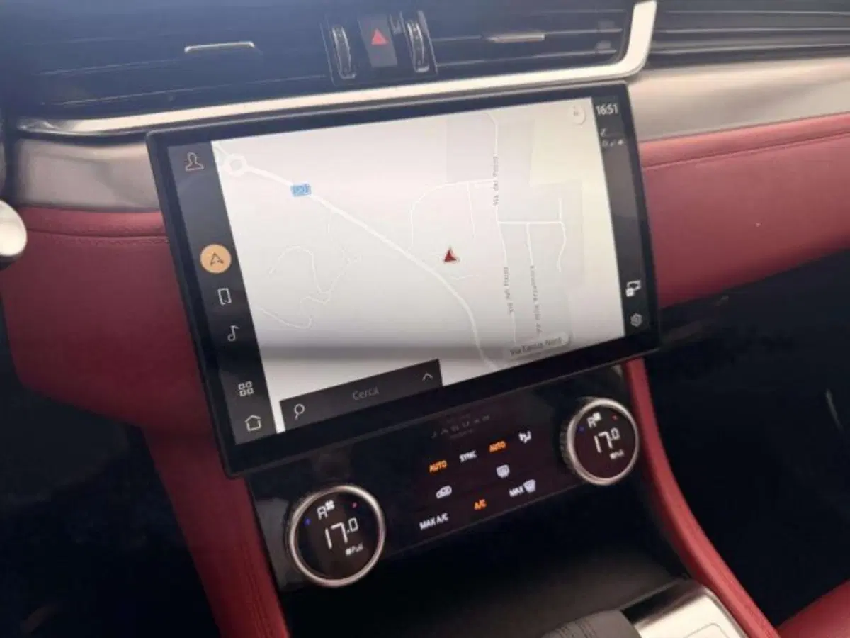 Jaguar F-Pace usata a Siena (11)