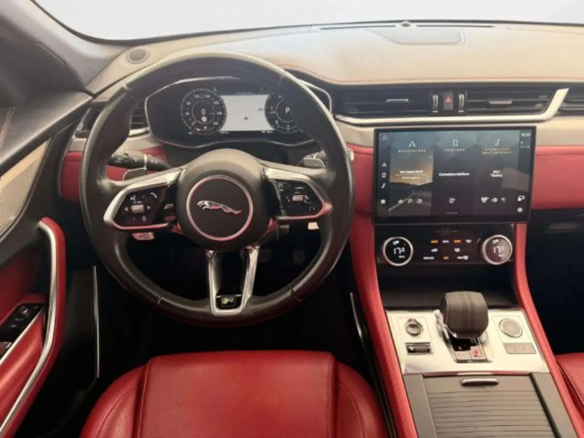Jaguar F-Pace usata a Siena (9)