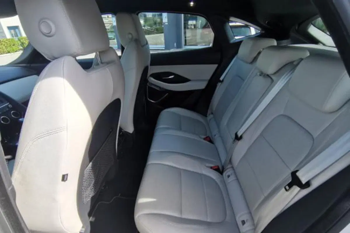 Jaguar E-Pace usata a Udine (7)