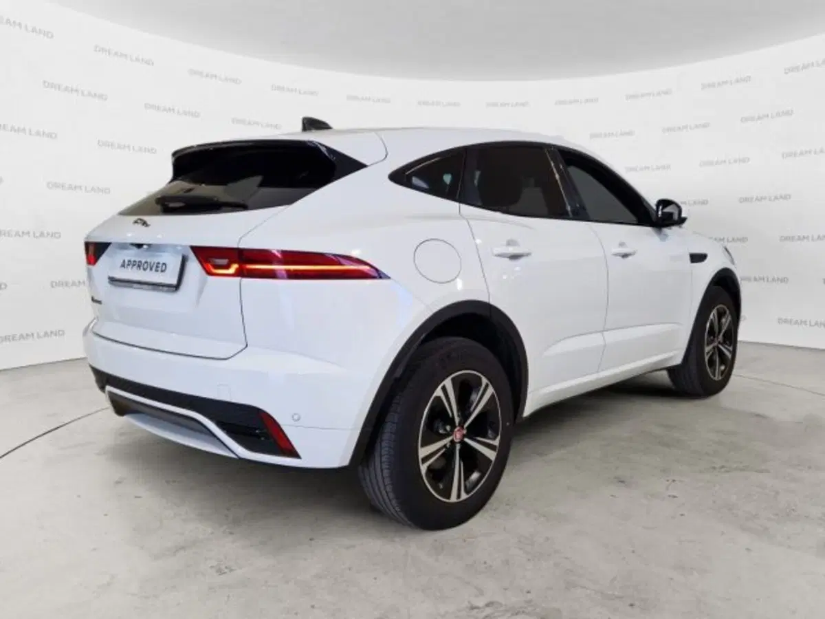 Jaguar E-Pace usata a Livorno (3)
