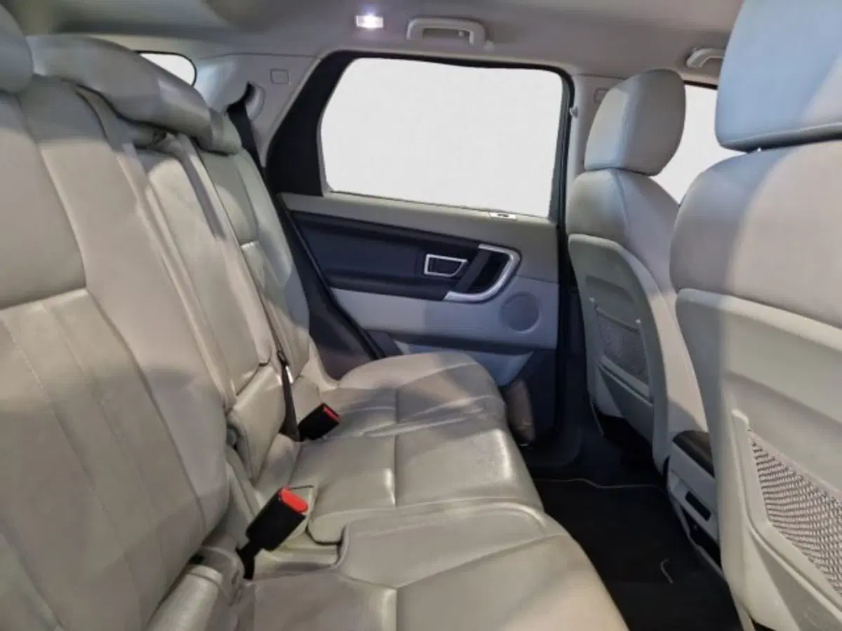 Land Rover Discovery Sport usata a Livorno (16)