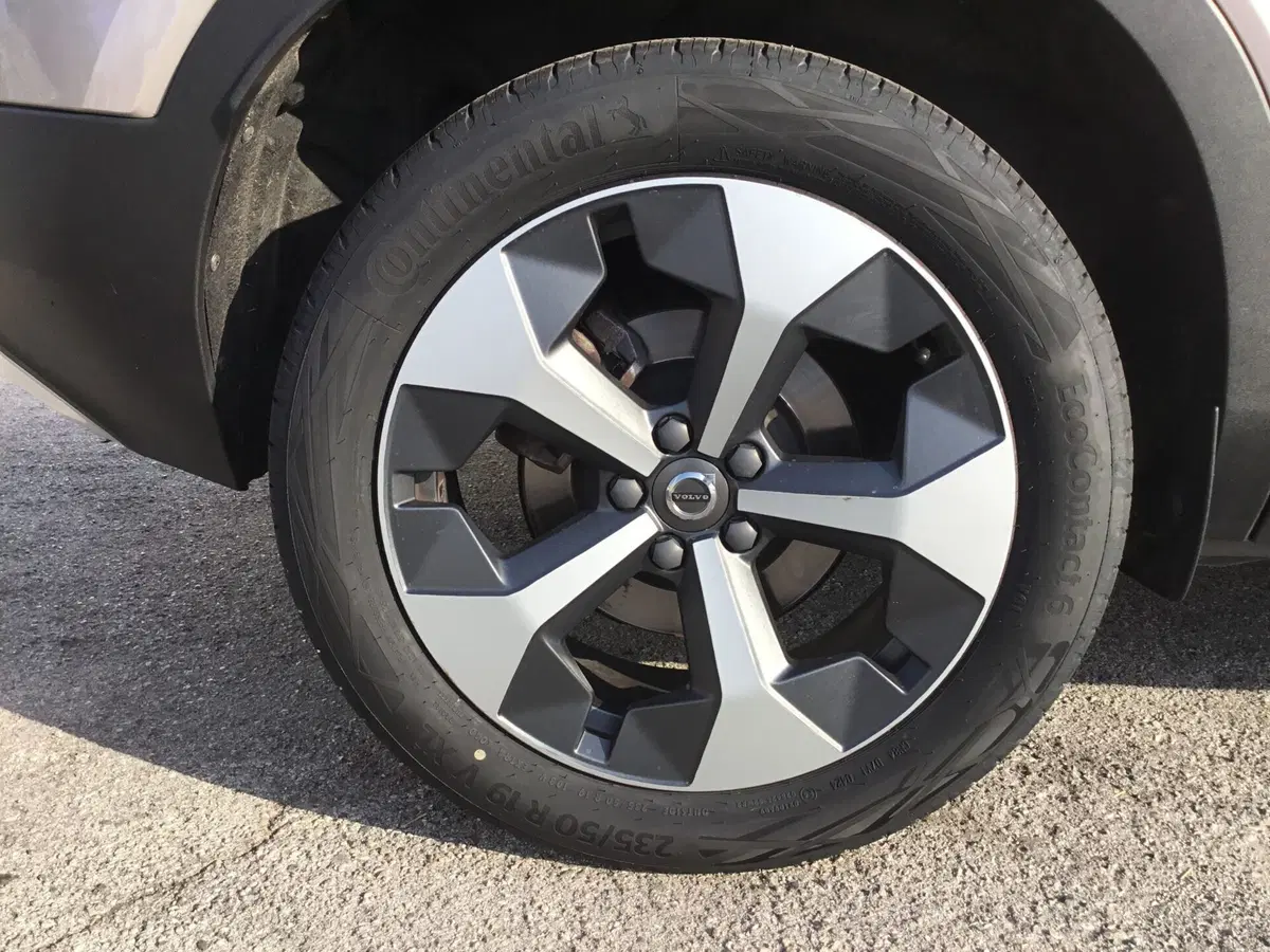 Volvo XC40 usata a Napoli (9)