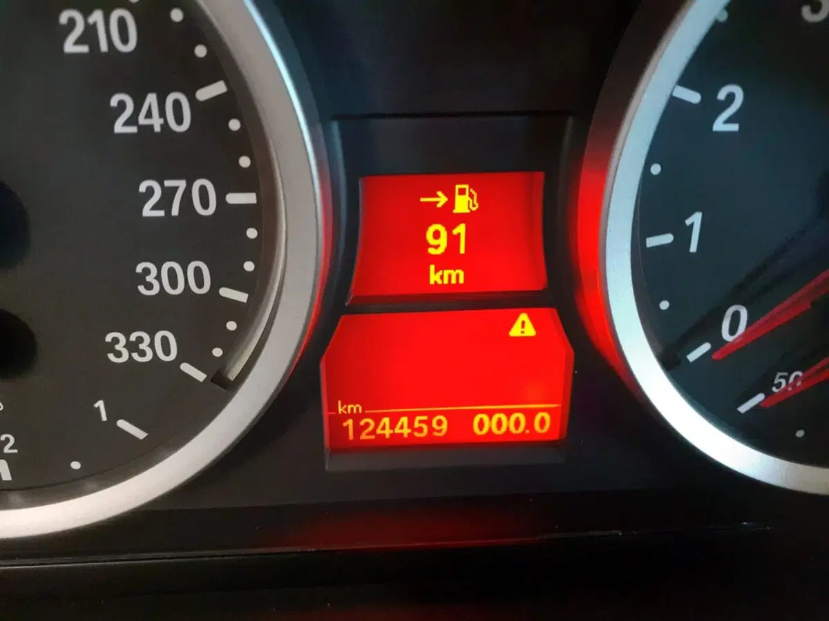 BMW Serie 3 Coupé usata a Firenze (16)