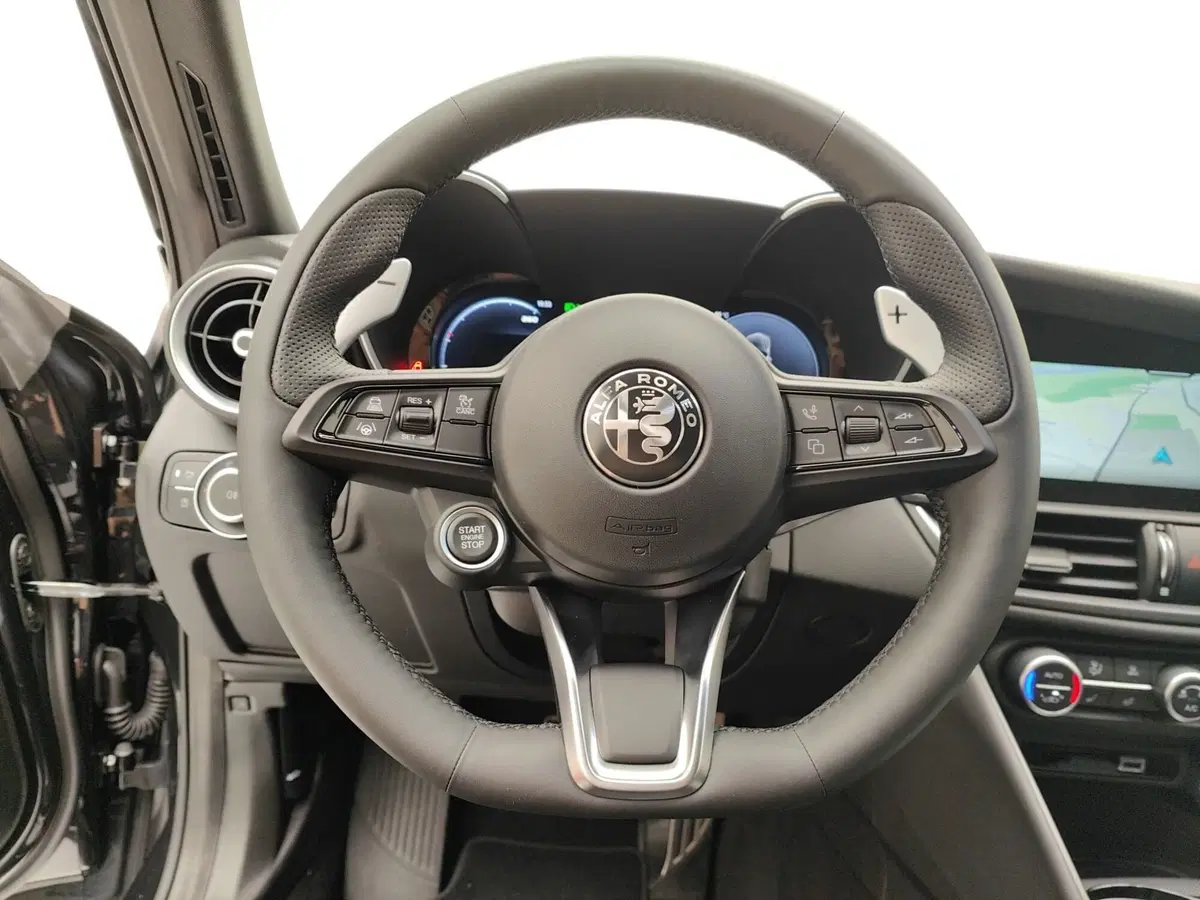 Alfa Romeo Giulia nuova a Como (16)