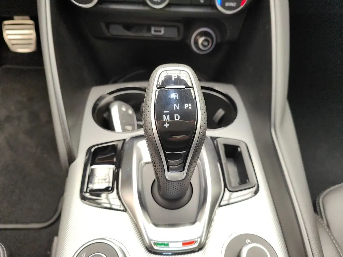 Alfa Romeo Giulia nuova a Como (18)