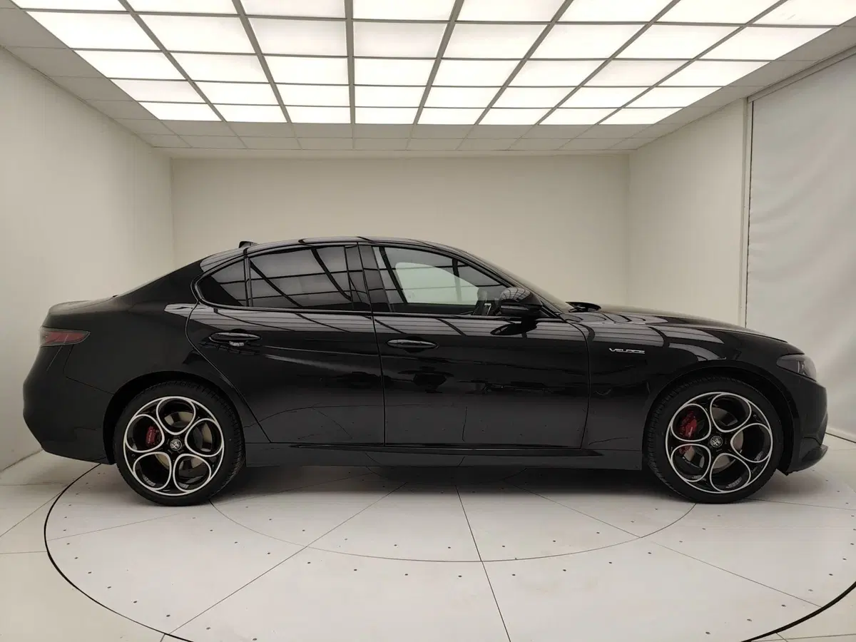Alfa Romeo Giulia nuova a Como (19)