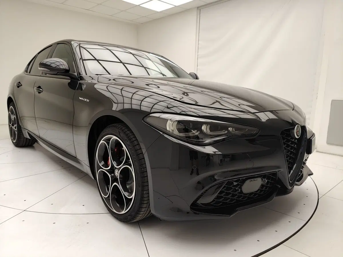 Alfa Romeo Giulia nuova a Como (3)