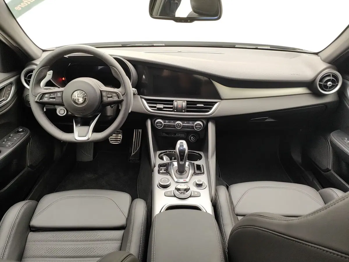 Alfa Romeo Giulia nuova a Como (7)