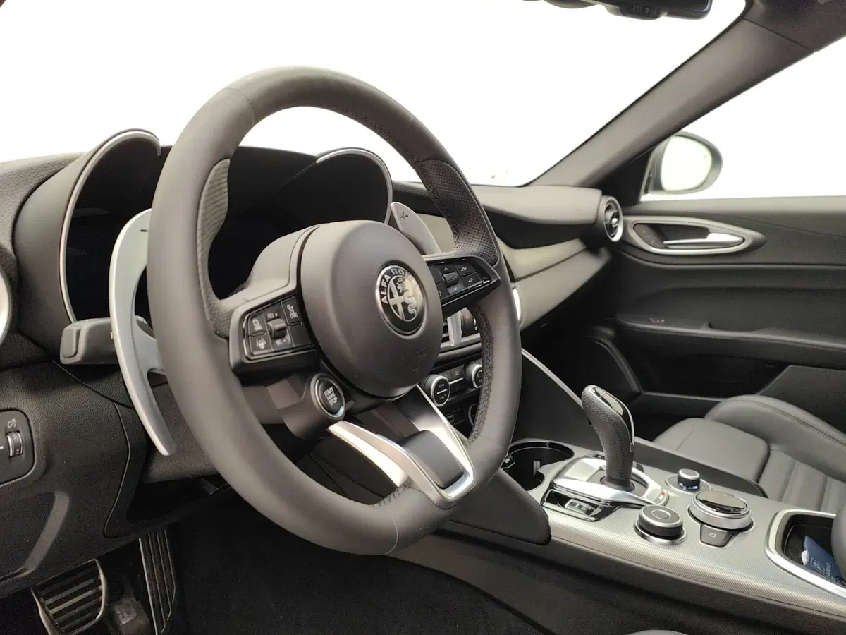 Alfa Romeo Giulia nuova a Como (8)
