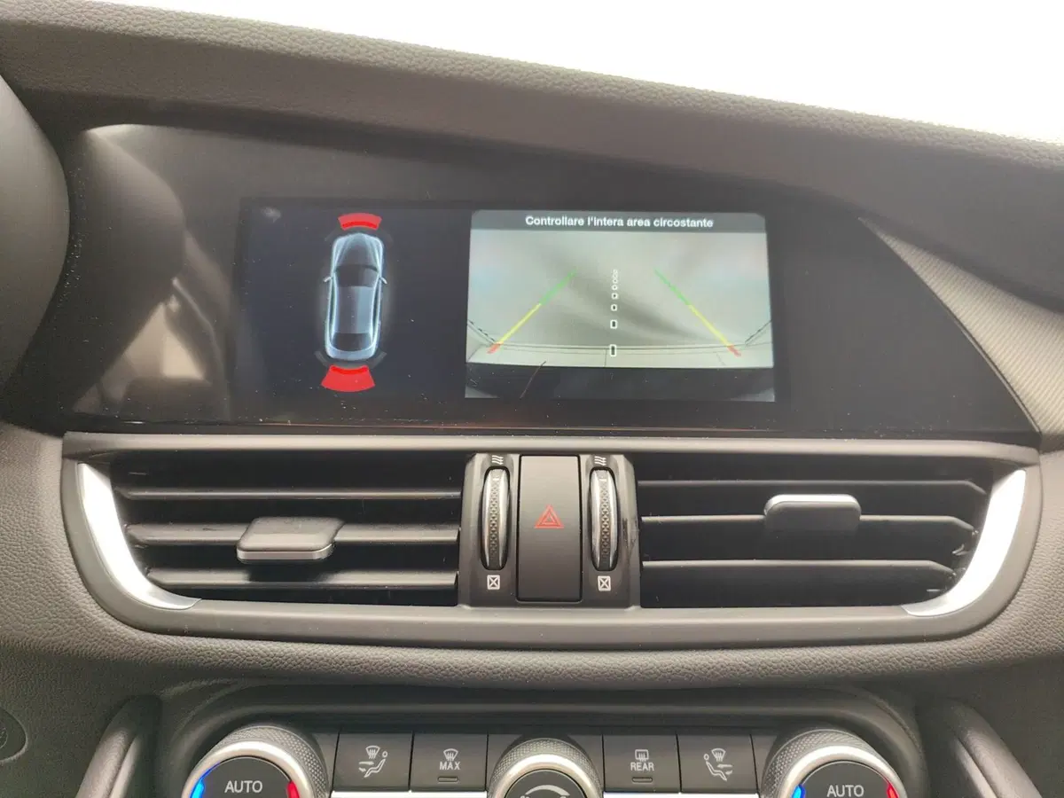 Alfa Romeo Giulia nuova a Como (9)