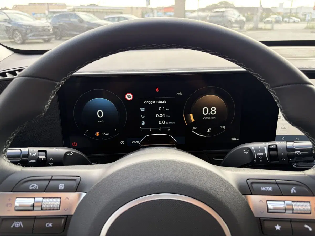 Hyundai Kona nuova a Vercelli (12)