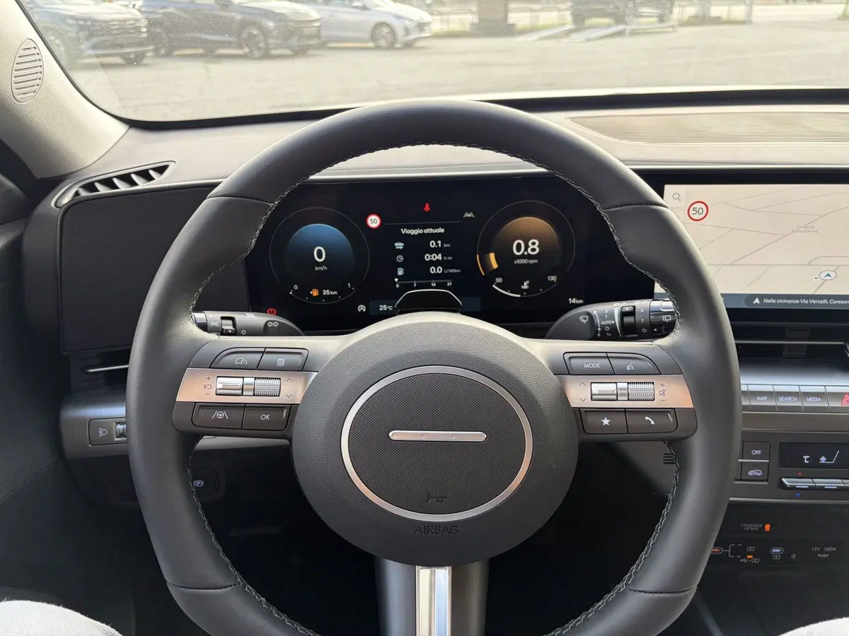 Hyundai Kona nuova a Vercelli (13)