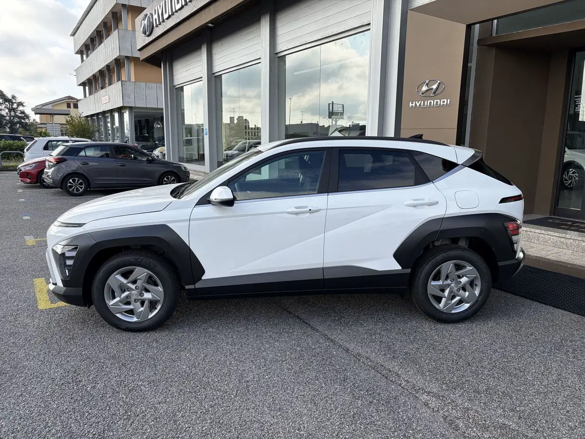 Hyundai Kona nuova a Vercelli (2)