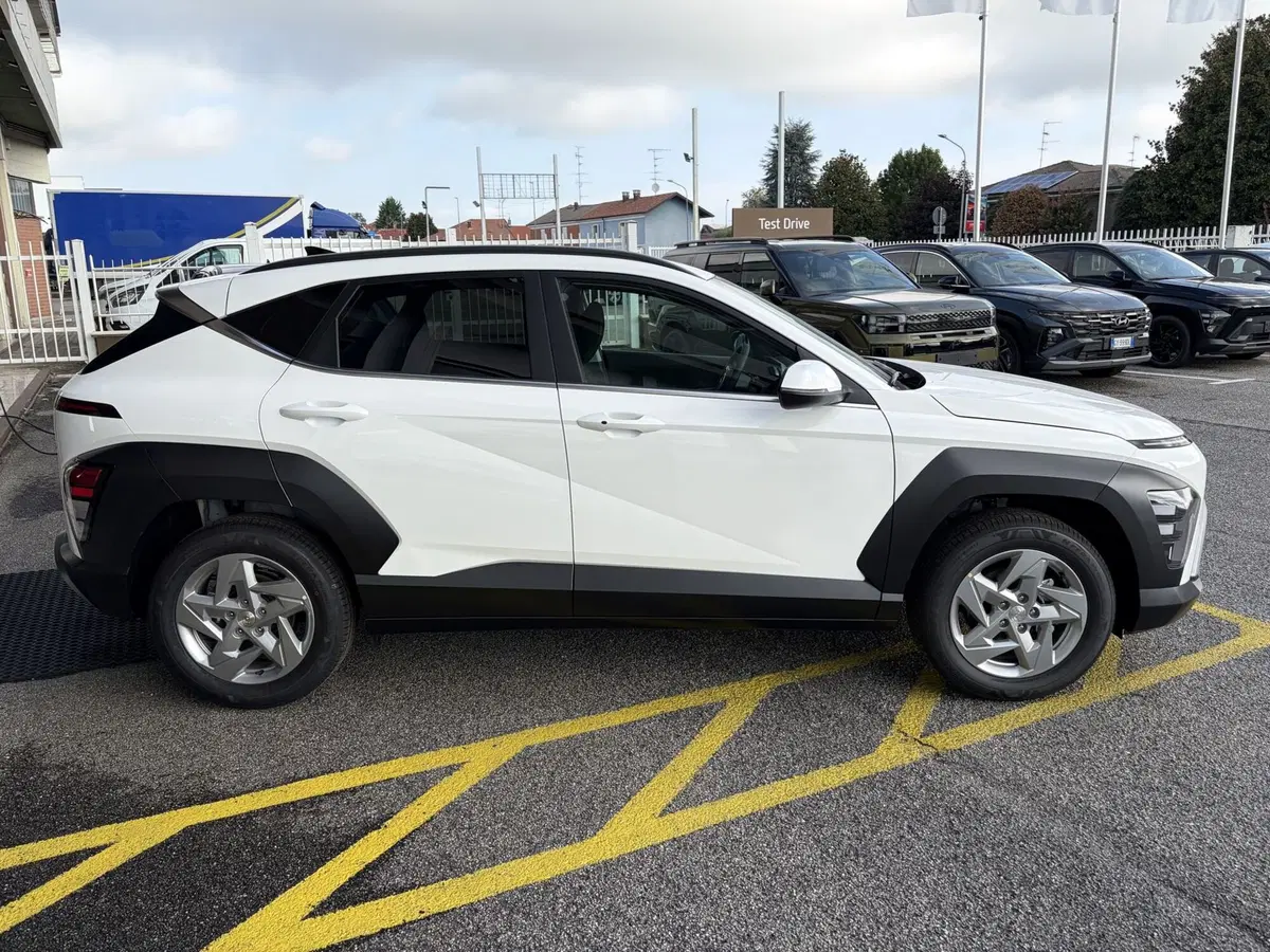 Hyundai Kona nuova a Vercelli (6)