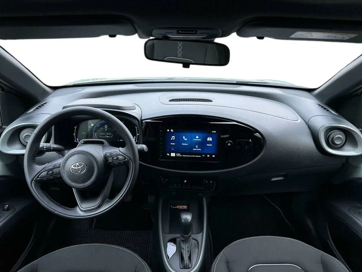 Toyota Aygo X usata a Sondrio (14)