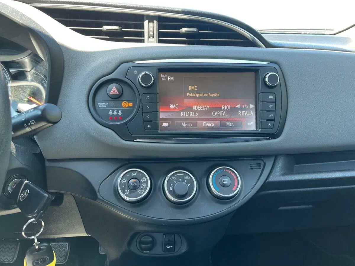 Toyota Yaris usata a Sondrio (13)