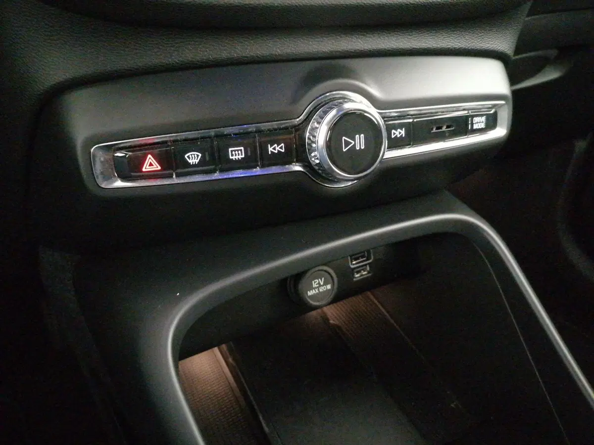 Volvo XC40 usata a Roma (15)