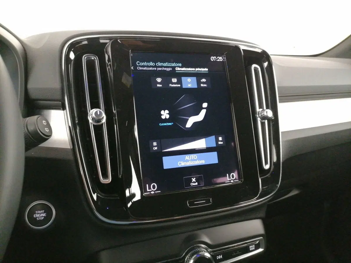 Volvo XC40 usata a Roma (16)