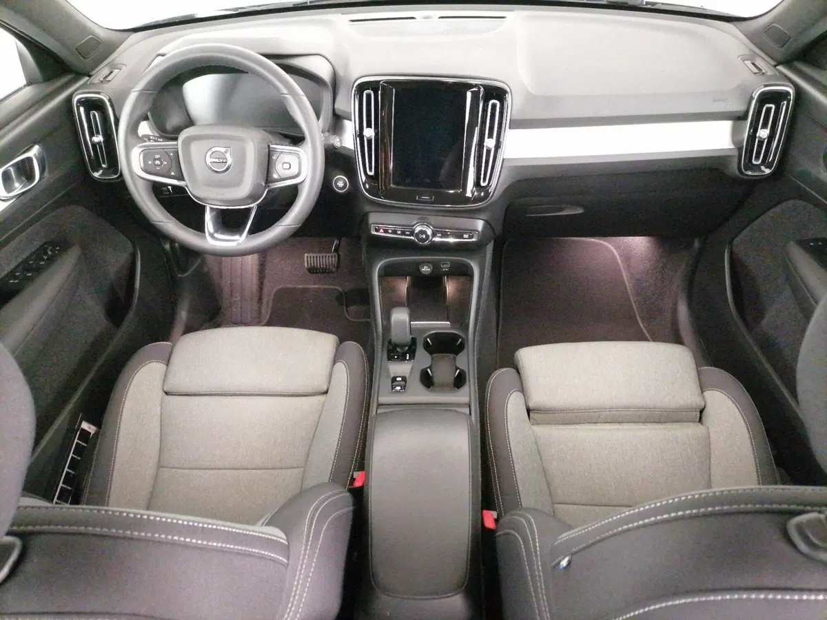 Volvo XC40 usata a Roma (9)