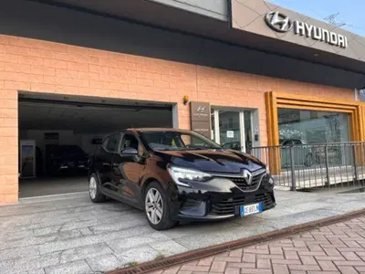 Renault Clio TCe 90 CV 5 porte Intens del 2021 usata a Montecrestese