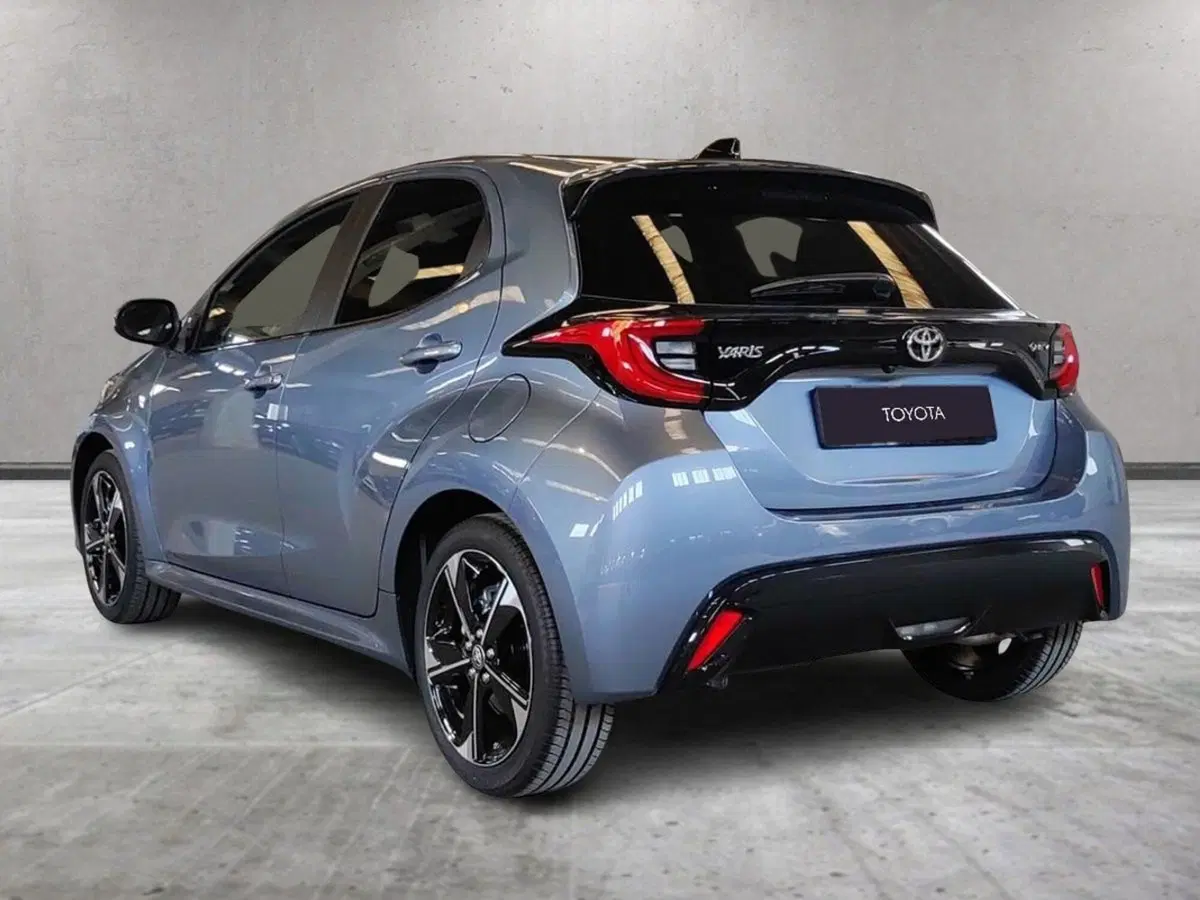 Toyota Yaris Cross nuova a Milano (5)