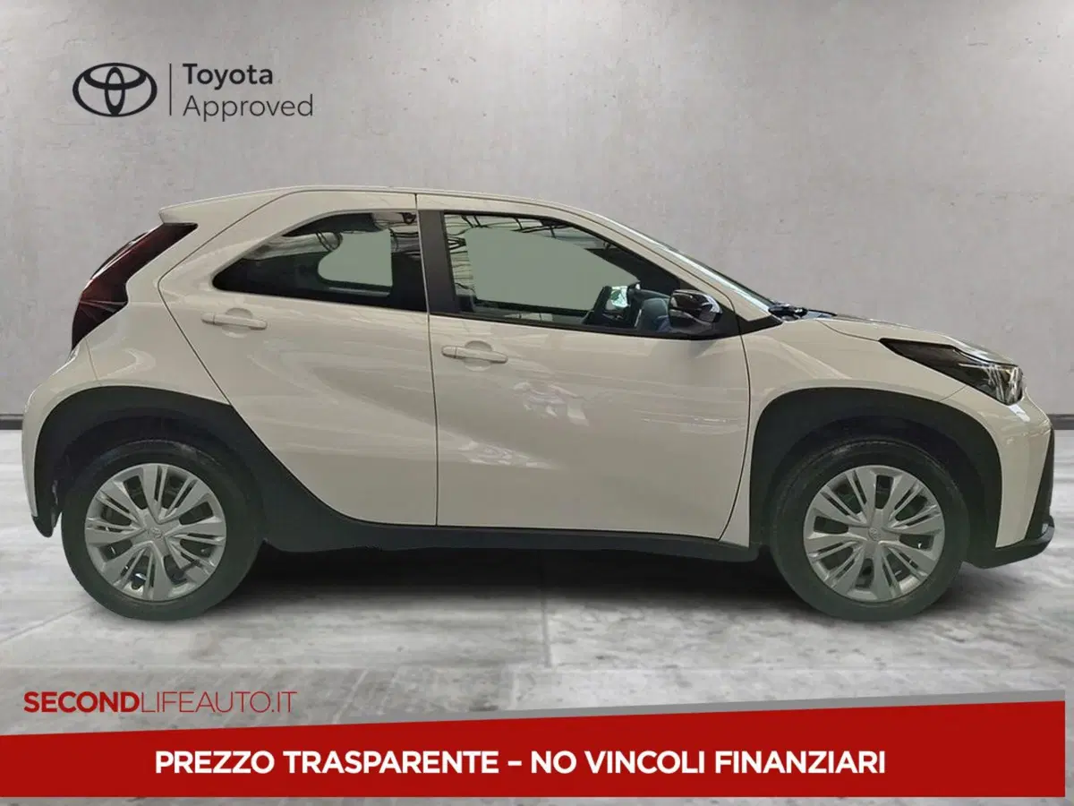 Toyota Aygo X nuova a Teramo (13)