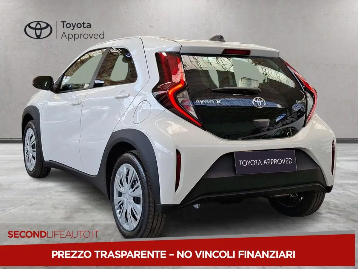 Toyota Aygo X nuova a Teramo (14)