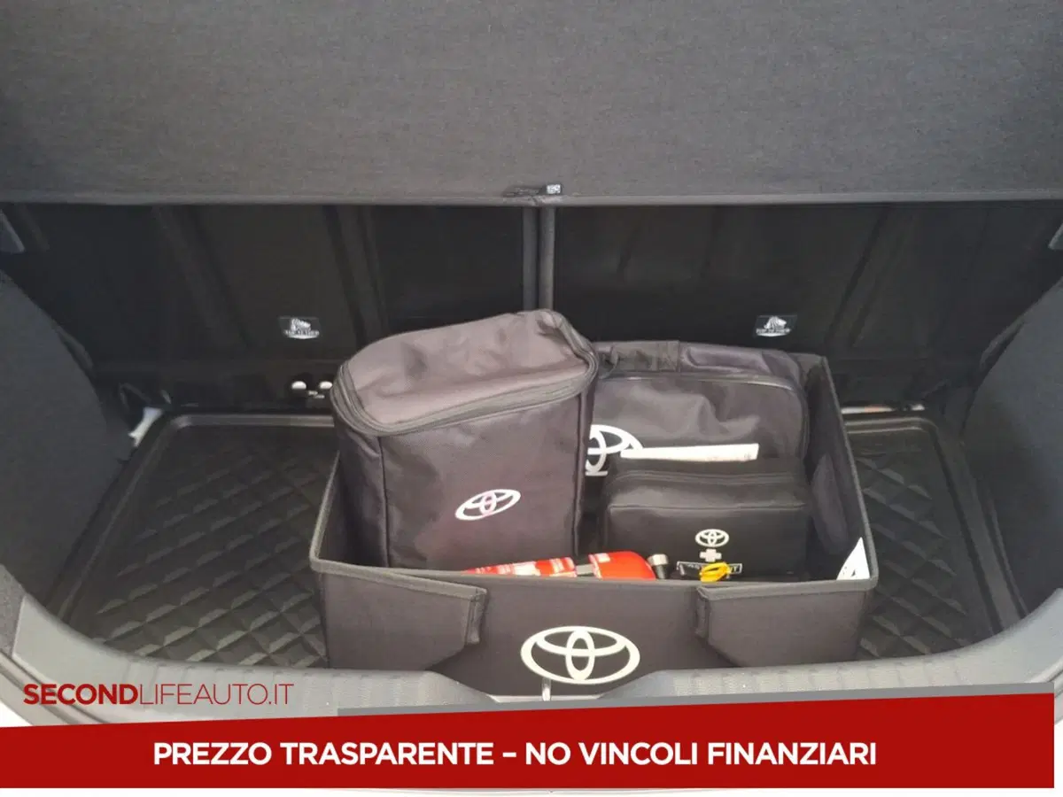 Toyota Aygo X nuova a Teramo (15)