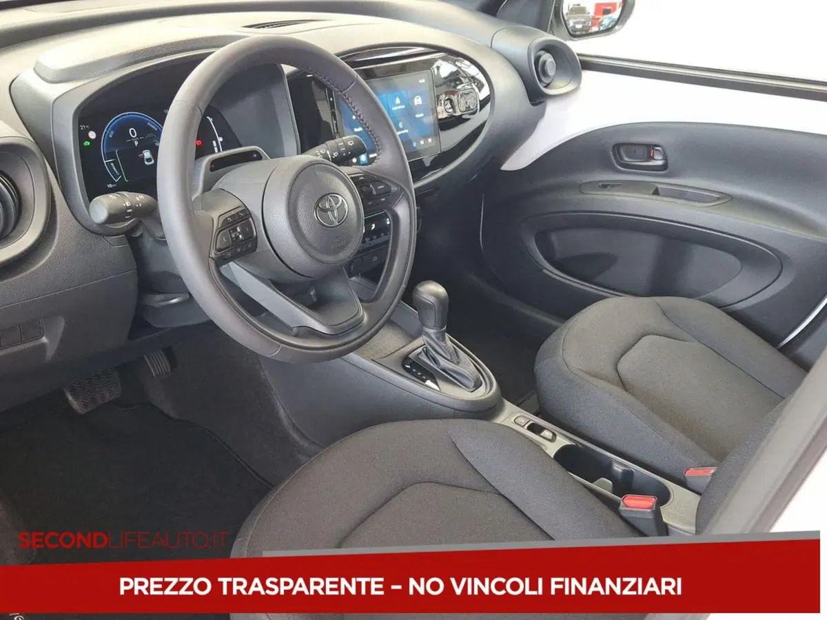 Toyota Aygo X nuova a Teramo (16)