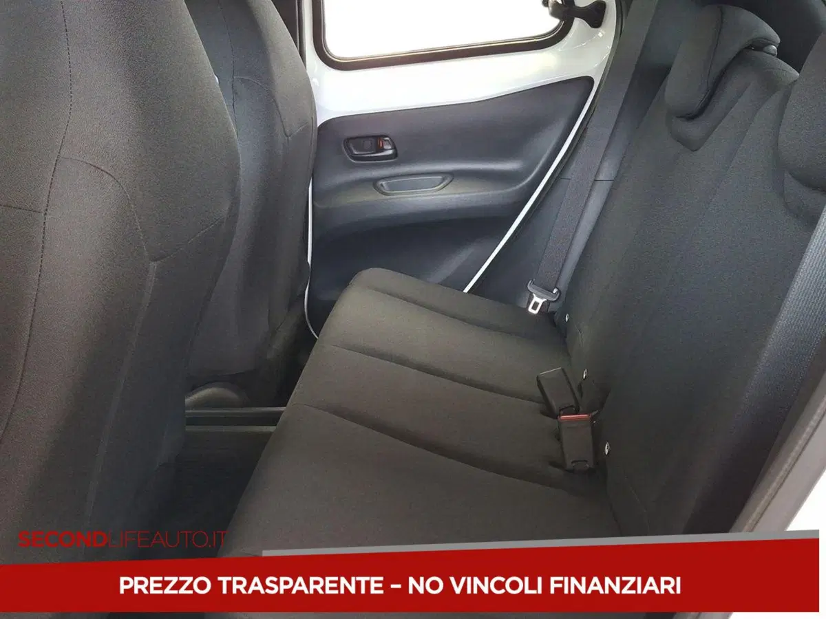 Toyota Aygo X nuova a Teramo (3)