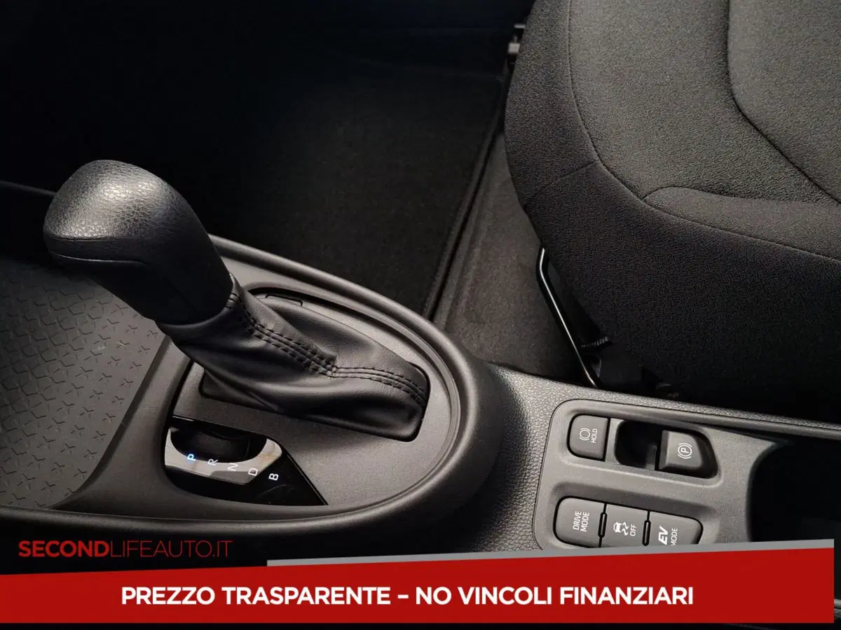 Toyota Aygo X nuova a Teramo (9)