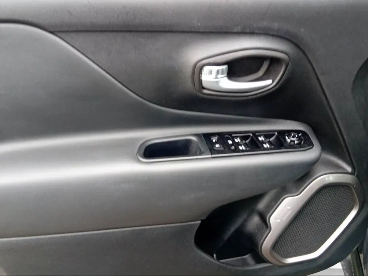 Jeep Renegade usata a Firenze (17)