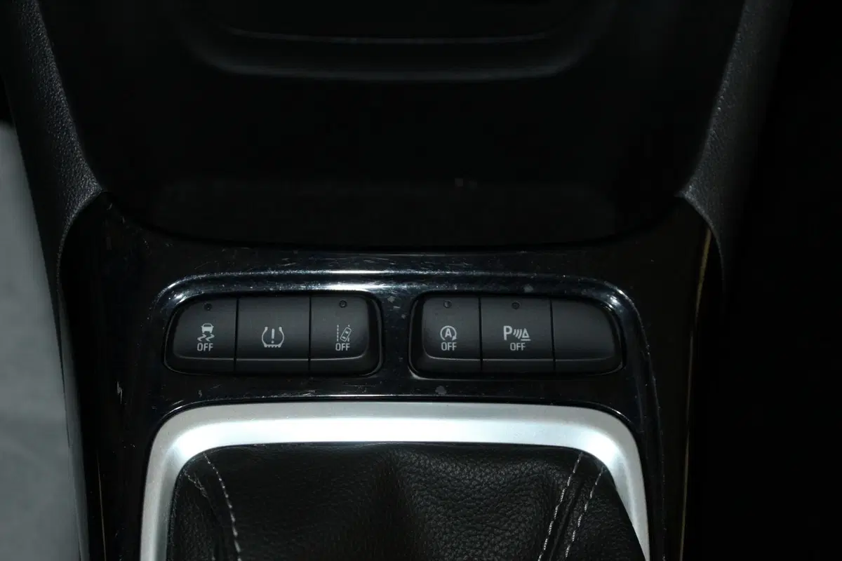 Opel Crossland X usata a Cremona (12)