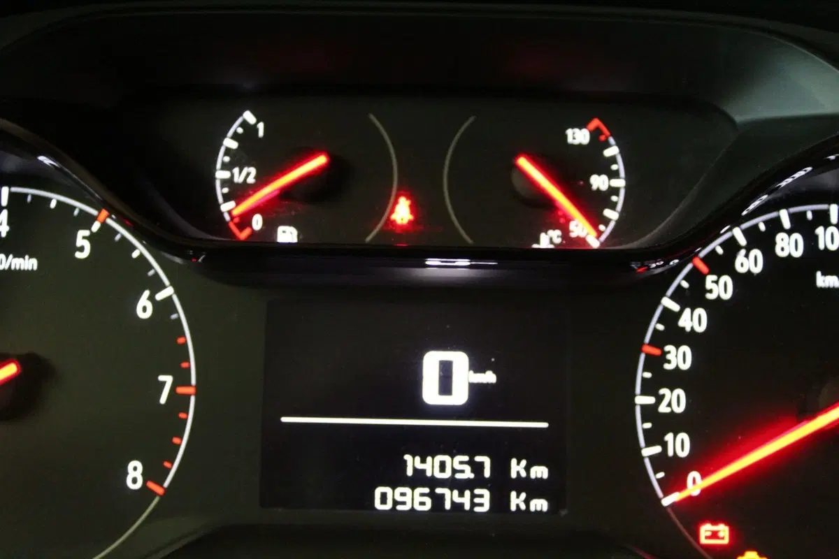 Opel Crossland X usata a Cremona (9)